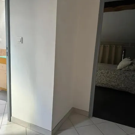 Moderne A Benite 60 M² Avec Parking Apartamento *