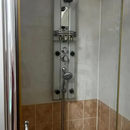 Moderne A Benite 60 M² Avec Parking Apartamento